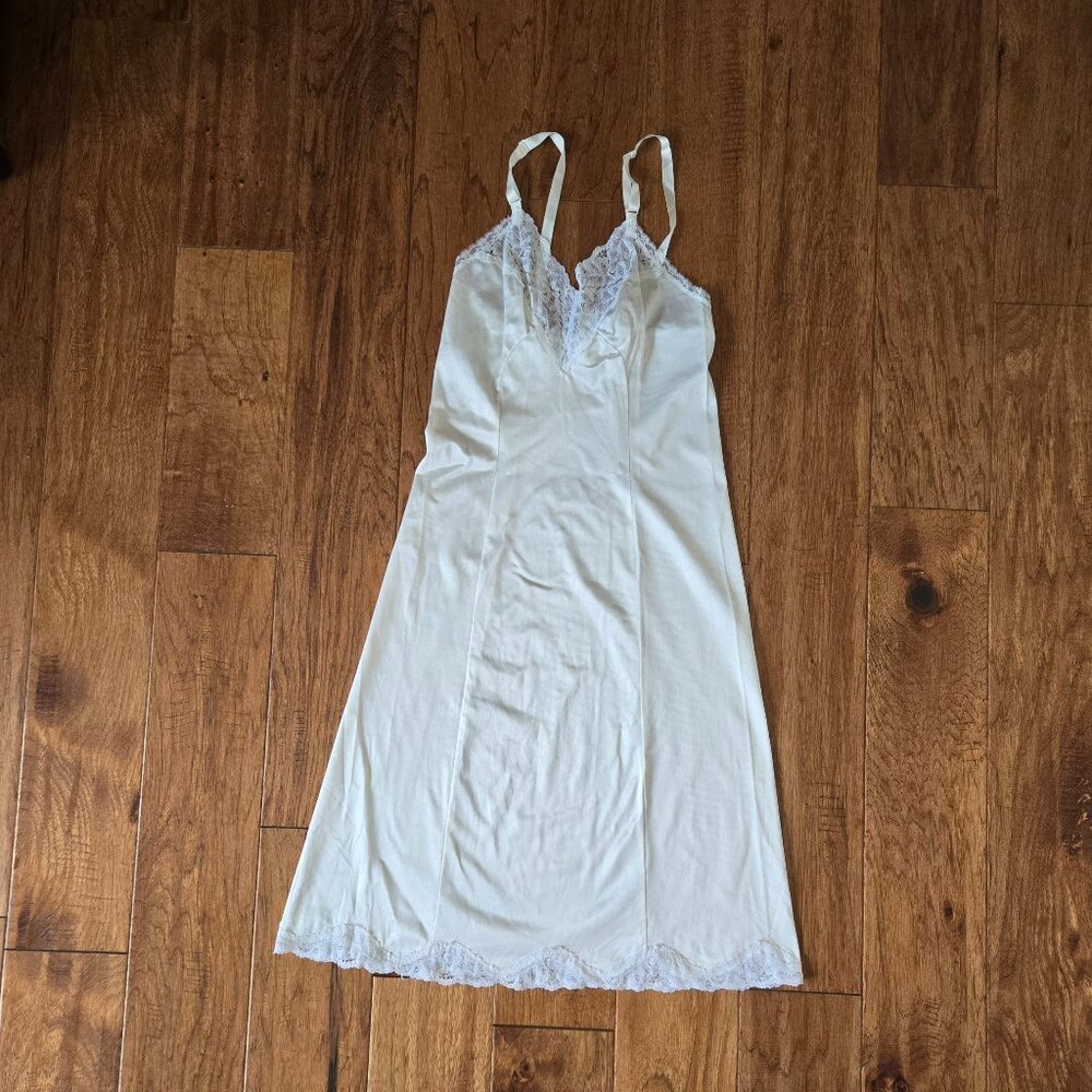 Montgmery Ward Chemise Nightgown Size 10/32 White Nylon Lace Trim Size XS/S